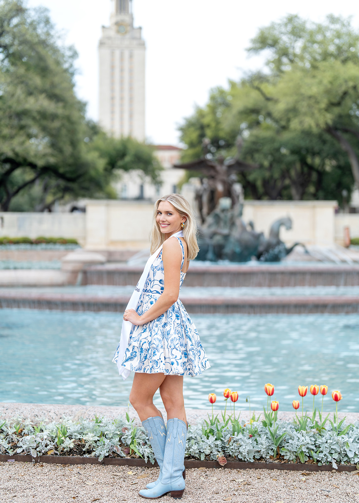 Austin UT Fountain Senior Photos