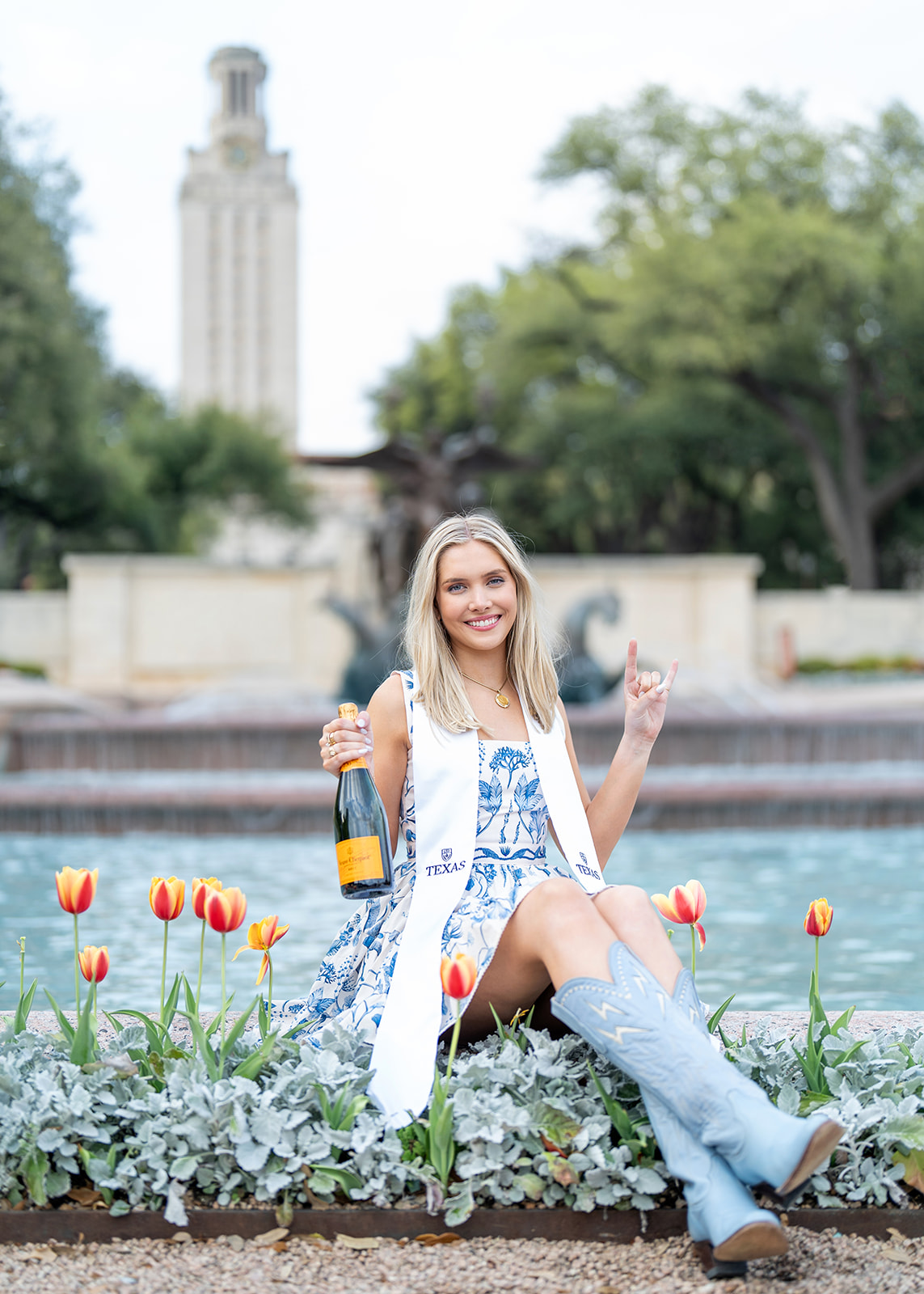 Austin UT Fountain Senior Photos